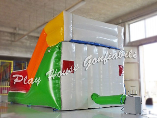scivolo-gonfiabili-parco-giochi-(2)